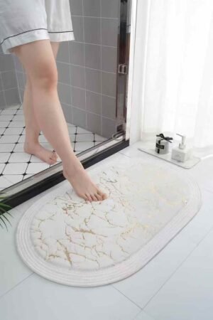 Marble-patterned oval bathroom floor mat - Image 2